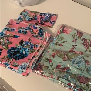 2 sets of swaddle blanket and bows in floral baby